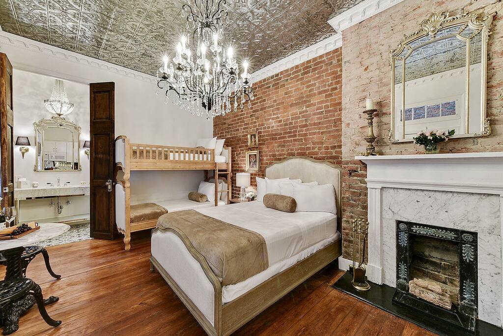 Queen bed and bunkbed to sleep 4 guests. Tempurpedic mattresses for maximum comfort.