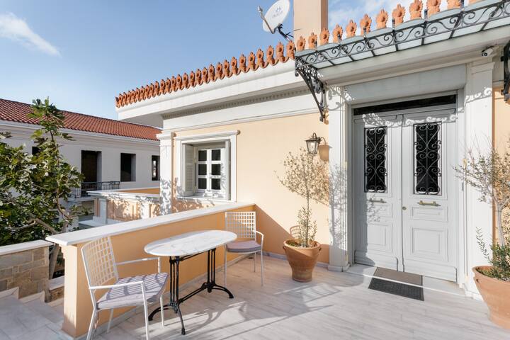 Aerides 3 Luxury Suites in the heart of Athens gallery image 3