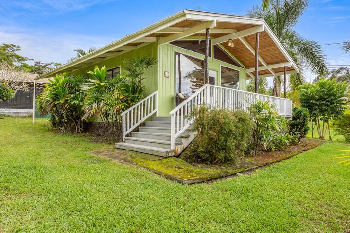 Original Kona Beach Boys 9.5 Acre Hawaiian Estate gallery image 5