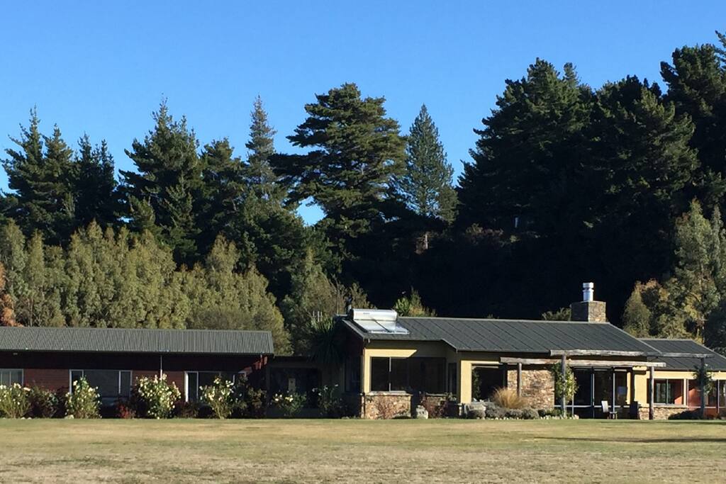 Mount Maude Country Lodge