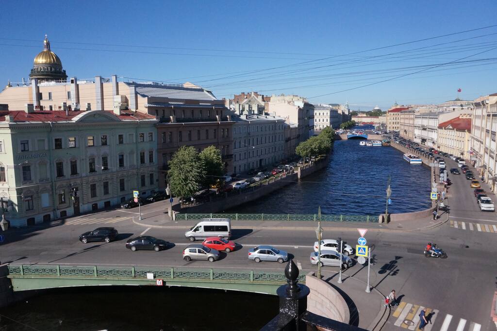 Река Мойка, Фонарный мост. Вид с балкона номера.