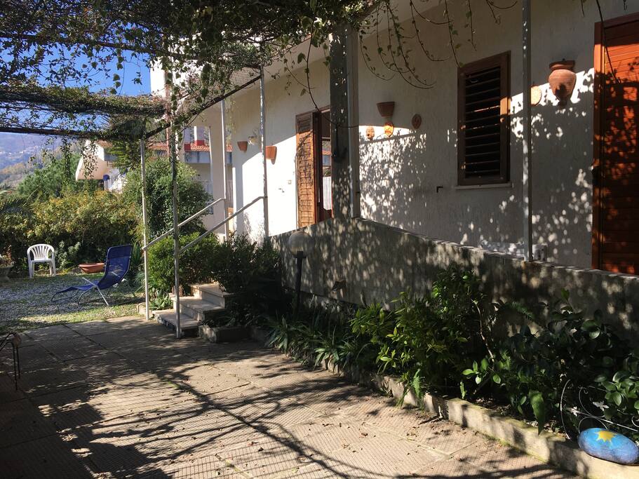 Giardino piastrellato