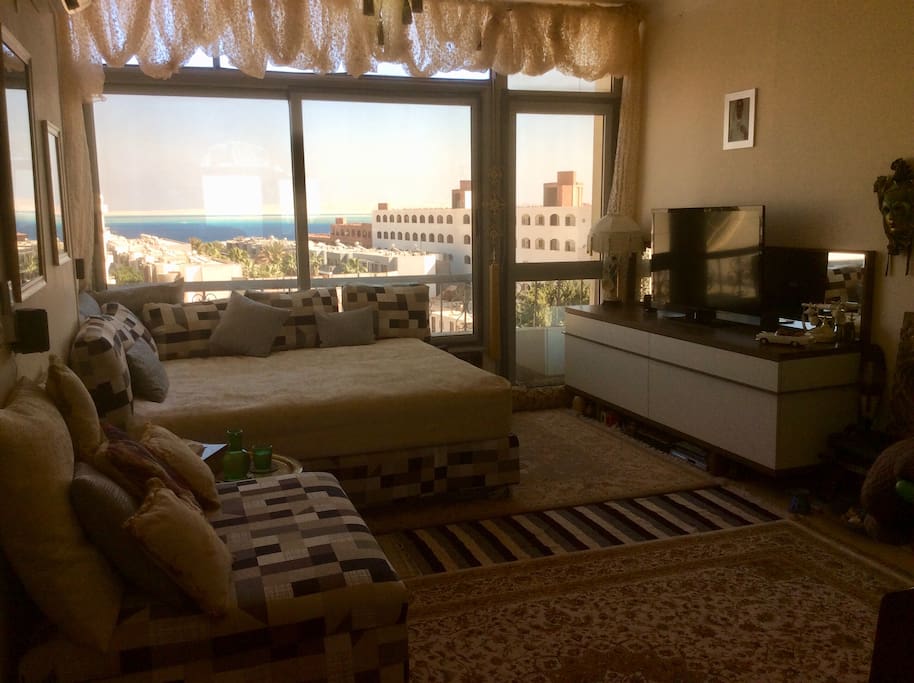 Lovely Sea View - Raised Bedouin Style Lounge Seating with Wide Screen Tv, Surround Sound & Bluetooth Speakers