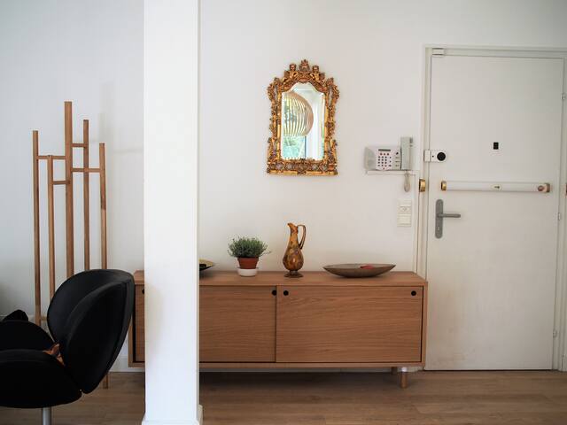 Family duplex with private garden near town center gallery image 4