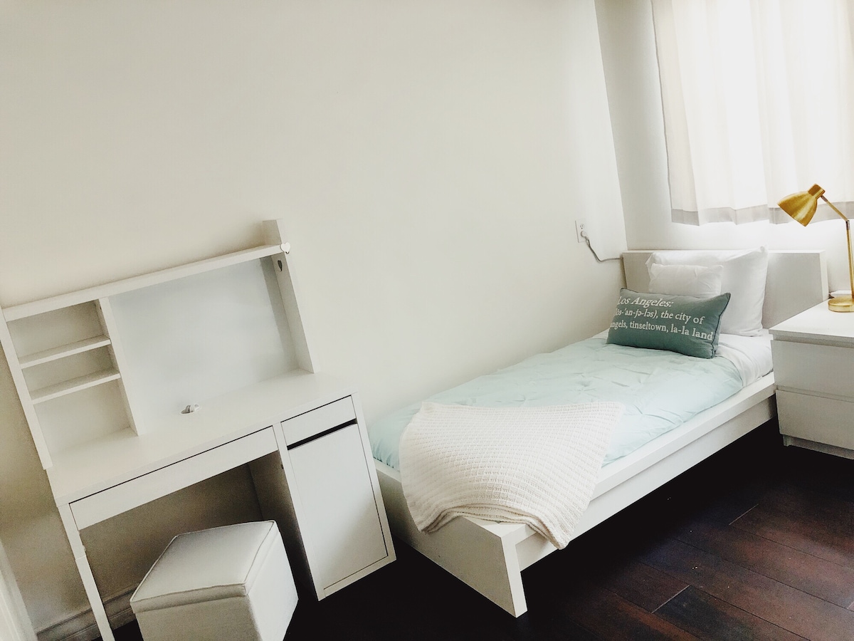 Спална соба 2* 1 кат - 2 двокреветни кревета 