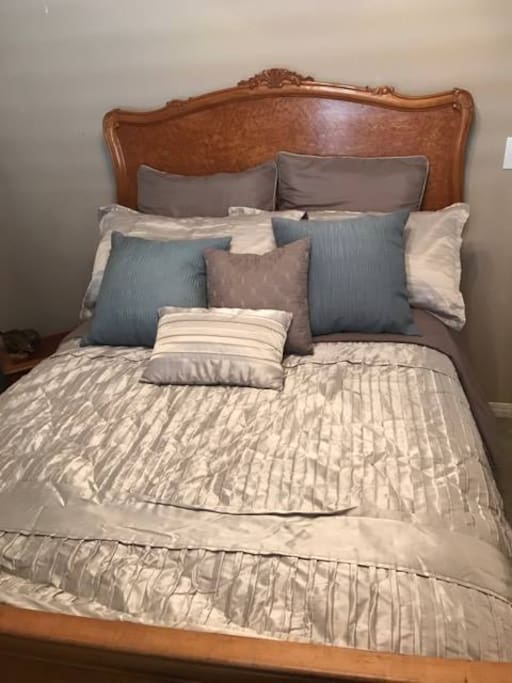 Bedroom 1 Full size bed