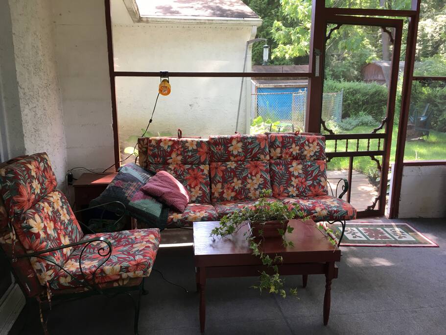 Back porch (has ceiling fans)