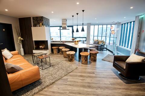 *B14 - Luxury Penthouse Downtown*