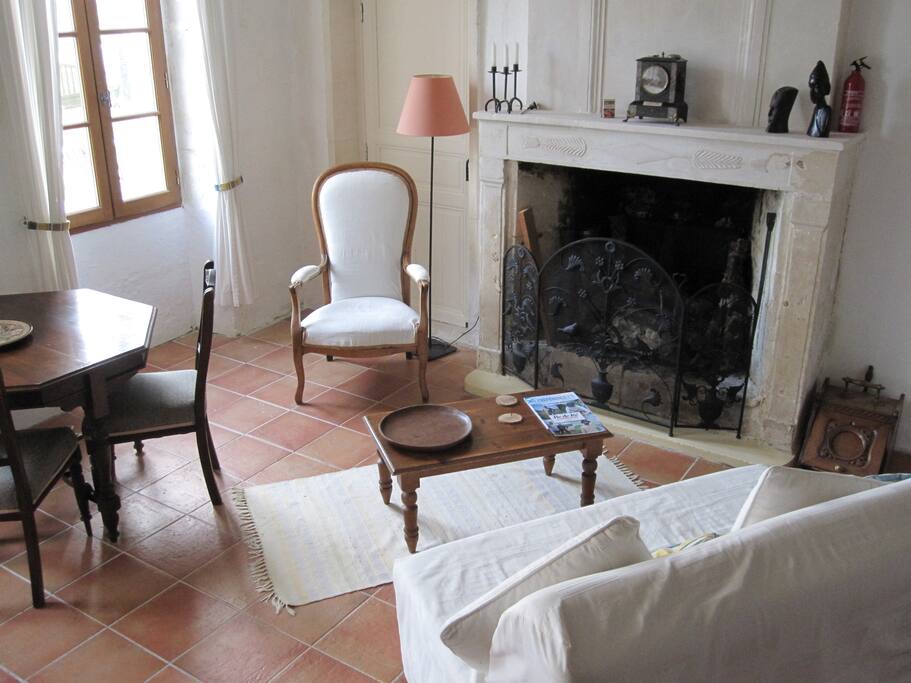 living room/kitchen
