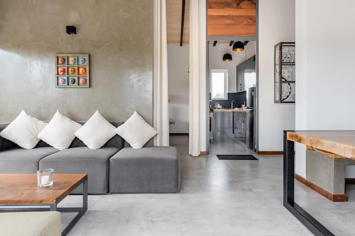 Hikkaduwa Loft Apartment: Airbnb in Sri Lanka