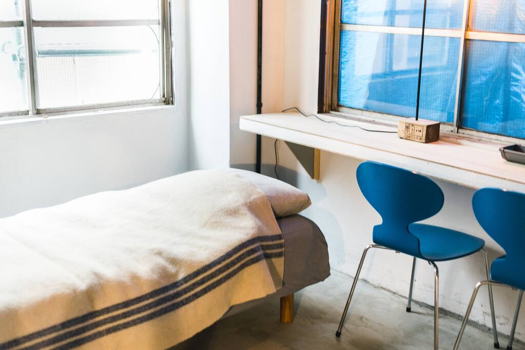 bed and desk
