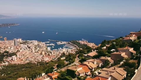 Stunning 5BR villa, Heated Pool in Serene Location