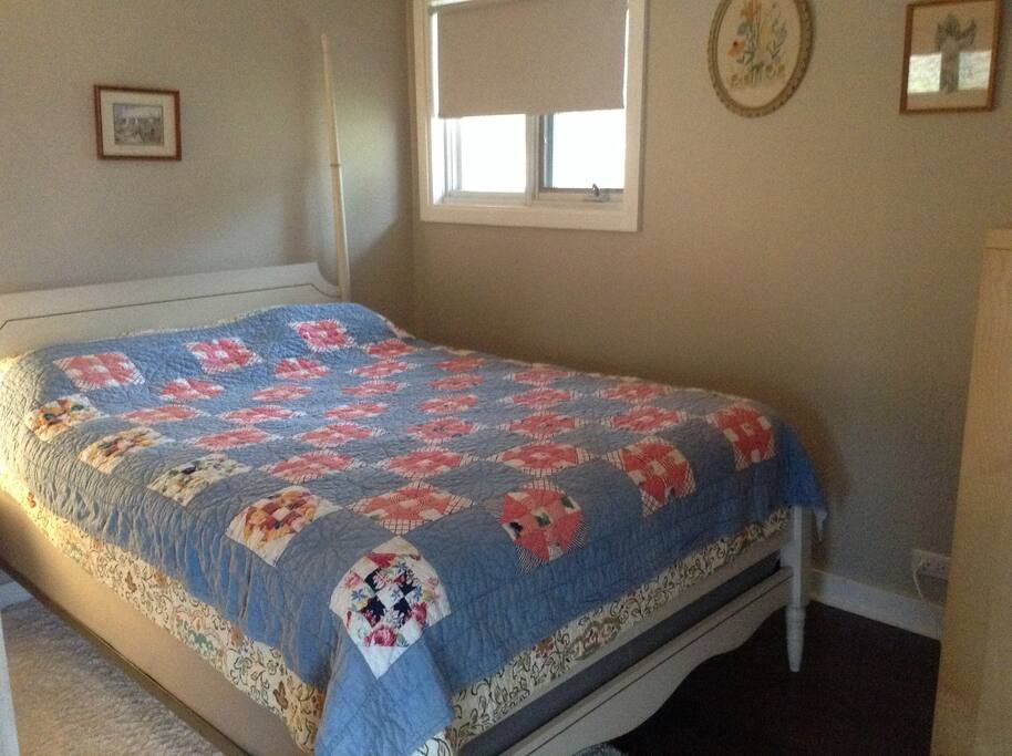 2nd bedroom