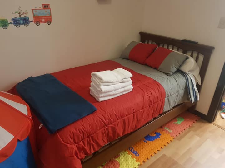 HABITACIÓN PLAZA Y MEDIA