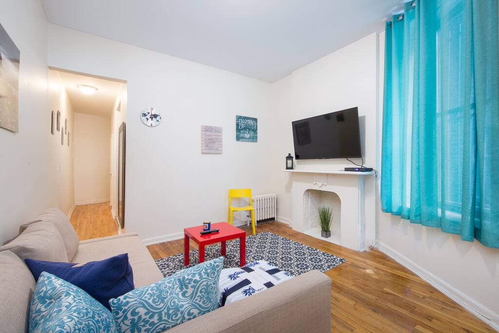 Living room with FLAT TV!