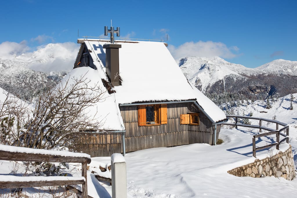 The cottage Ojstrica in the winter.