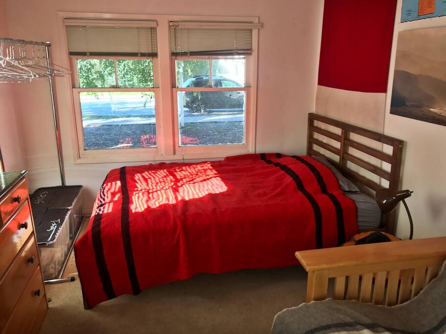 Full size bed