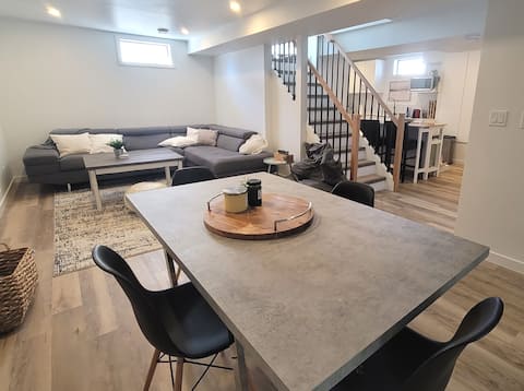 New 2 bedroom beside bike paths and by the college