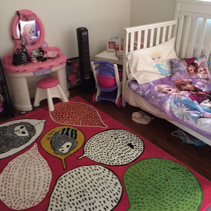 2nd bedroom