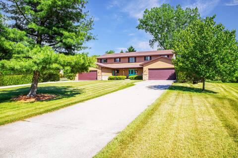 Stay Cozy! Rockford Condo Near Downtown & Dining