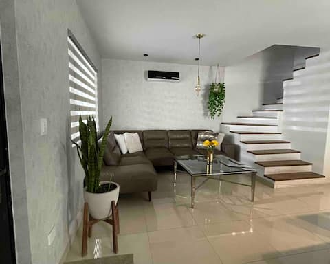 Nice House in the Cumbres Area *We invoice*