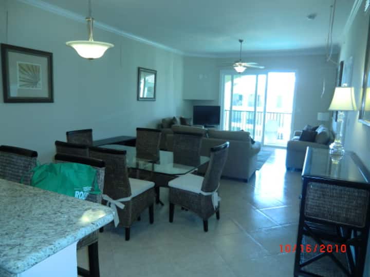 Top Floor 2br-2ba Beachfront Condo - No Owner Fees - Pass Christian, MS