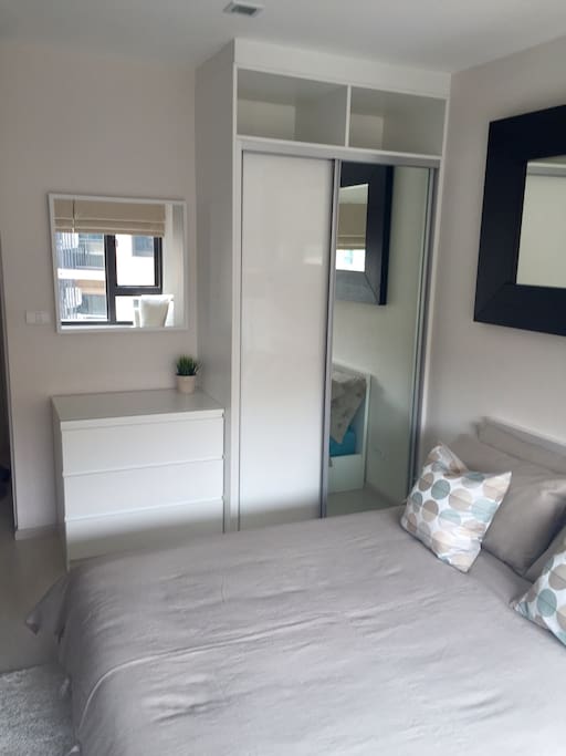 Good storage, double fitted wardrobe with storage above & 3 drawer unit.