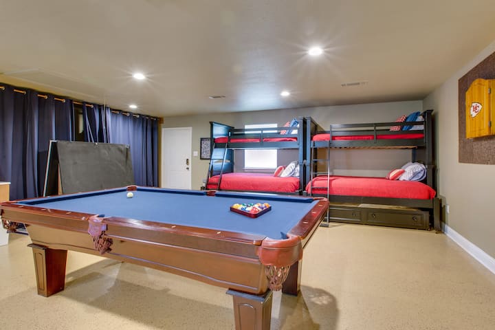 Game room with pool table, ping pong table