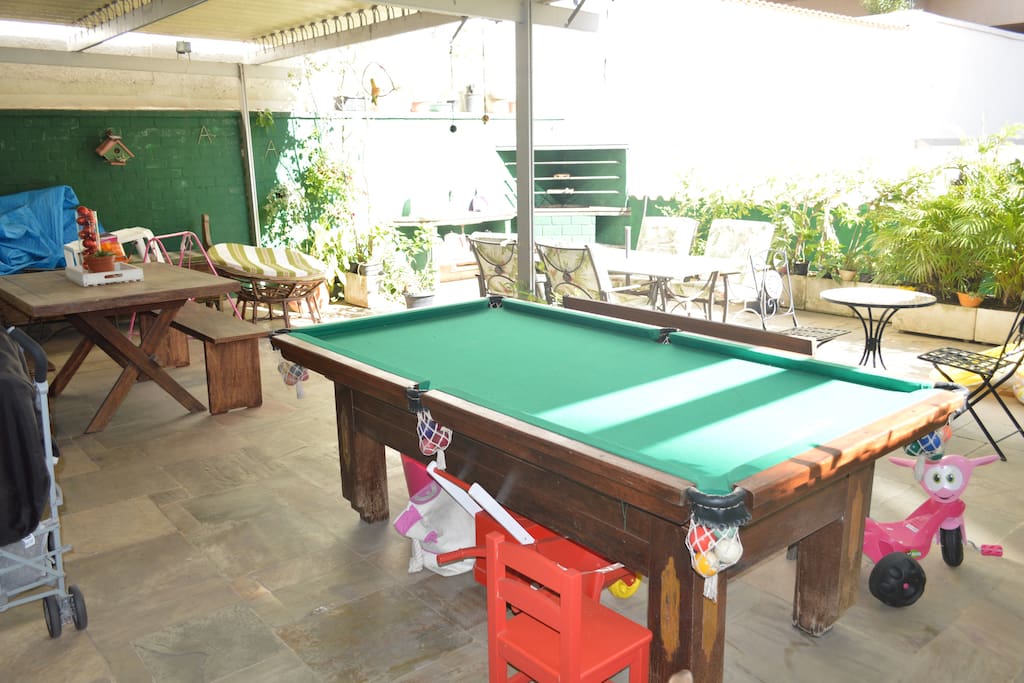 Mesa de sinuca para sua diversão // Pool table for you to enjoy
