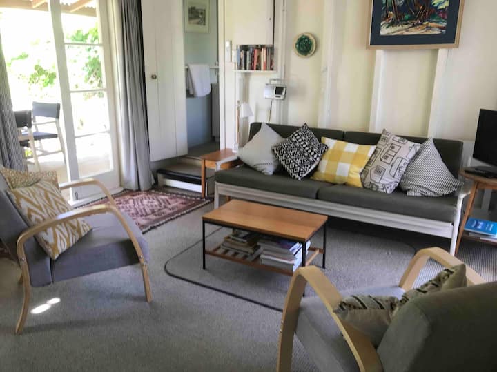 The Coach House self contained B&B Cottages for Rent in Napier, Hawke