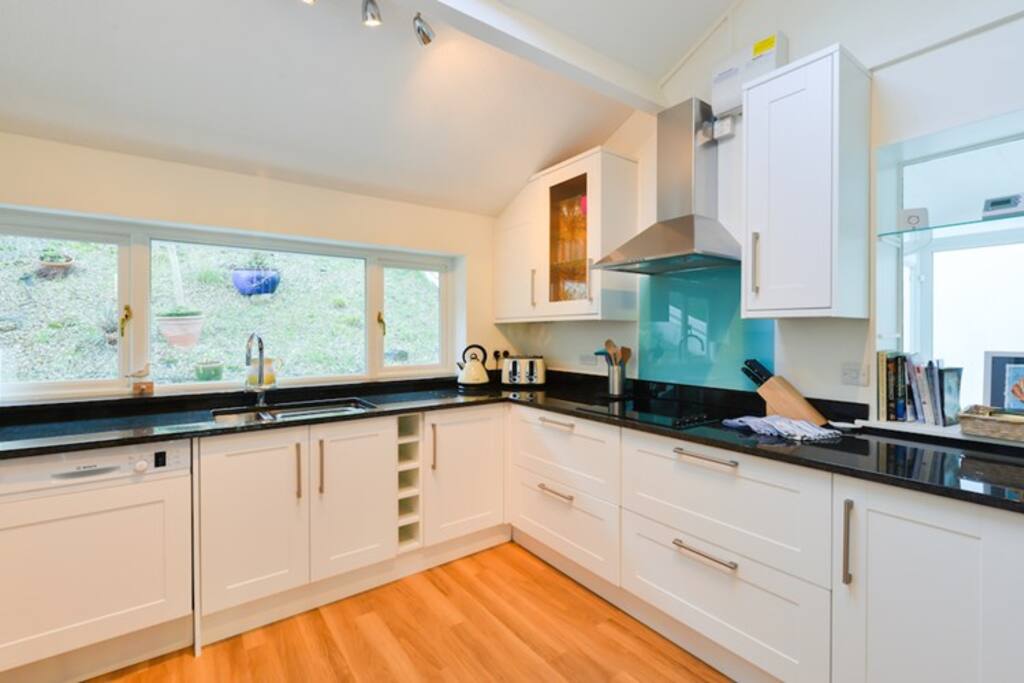 The fully fitted modern kitchen, exceptionally well equipped.