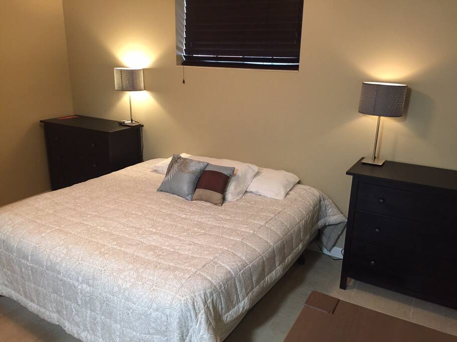Queen size bed