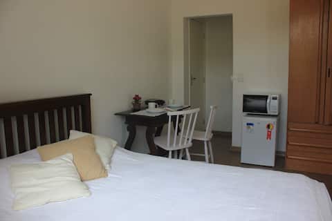 Cozy suite near Old Town