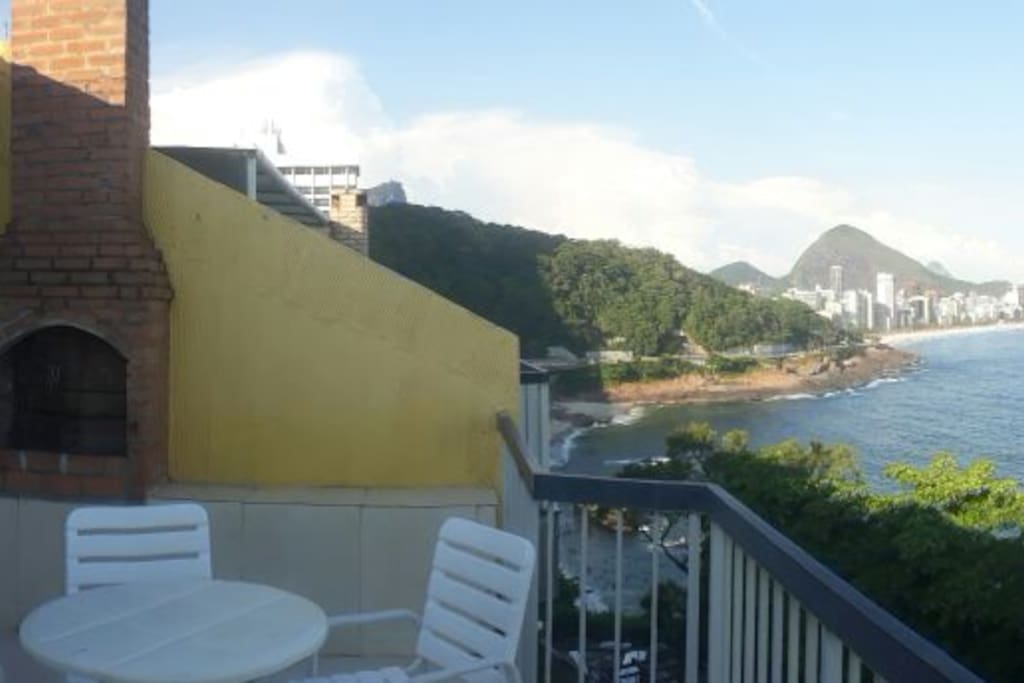 Varanda: Churrasqueira, vista Cristo, mar, Praia