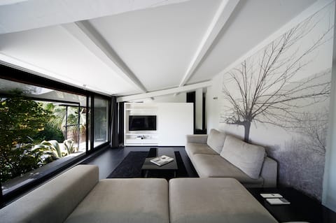Top Airbnb: Villa Bianca Flora - apartment, garden and pool in Cagnes Sur Mer
