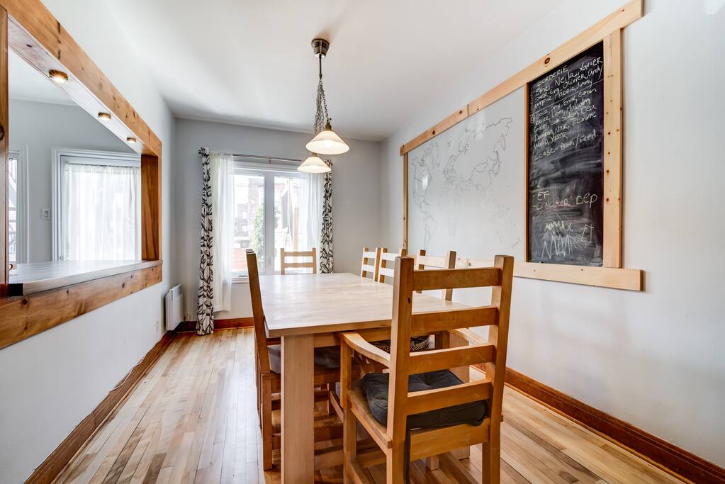 dining room with beautifull daylight