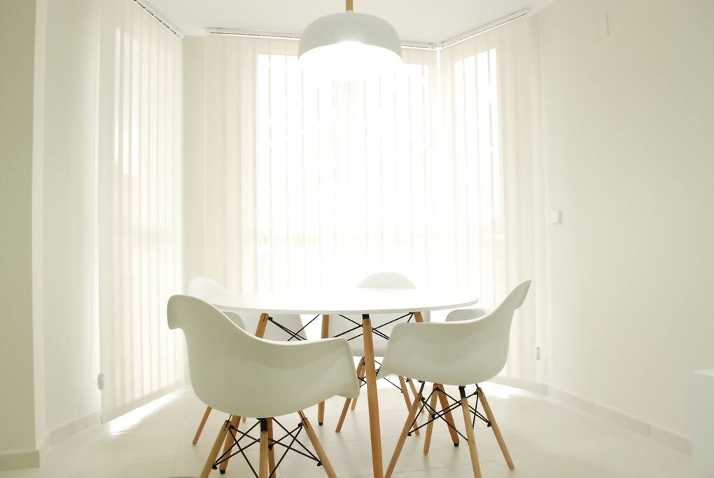 mesa de comedor/dining table