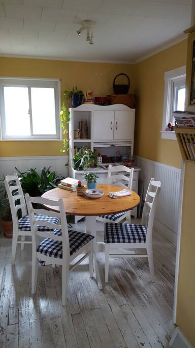 kitchen breakfast nook