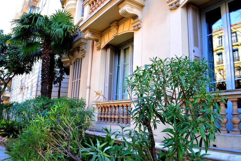 IMMEUBLE VICTOR HUGO LOCATION CENTRE VILLE NICE