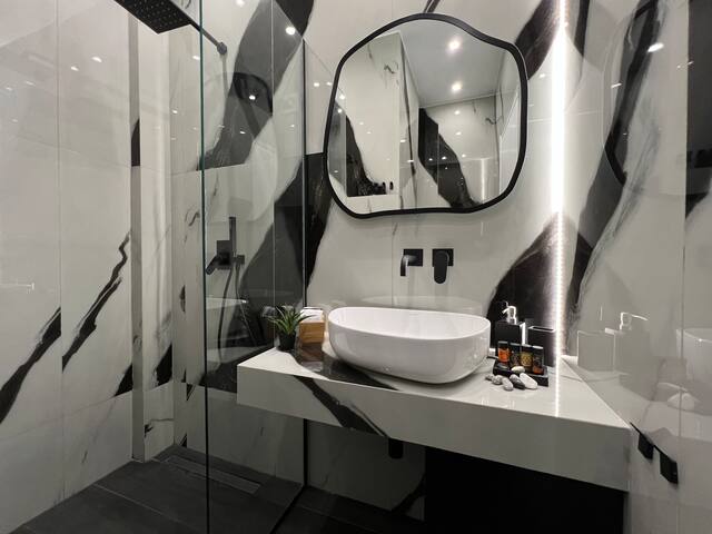 Acropolis Signature Apartment gallery image 2