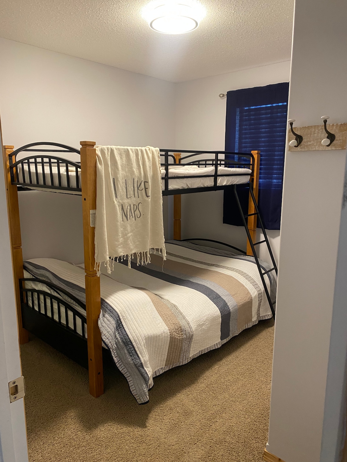 Stapelkamer, eenpersoonsbed boven tweepersoonsbed