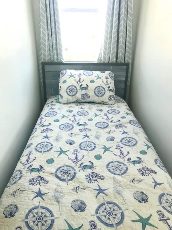 Twin bed located in the double Queen bedroom - room sleeps 5
