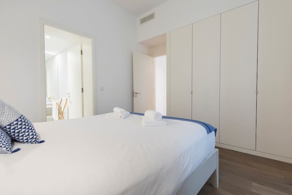 Private bathroom and big wardrobe for a comfortable stay