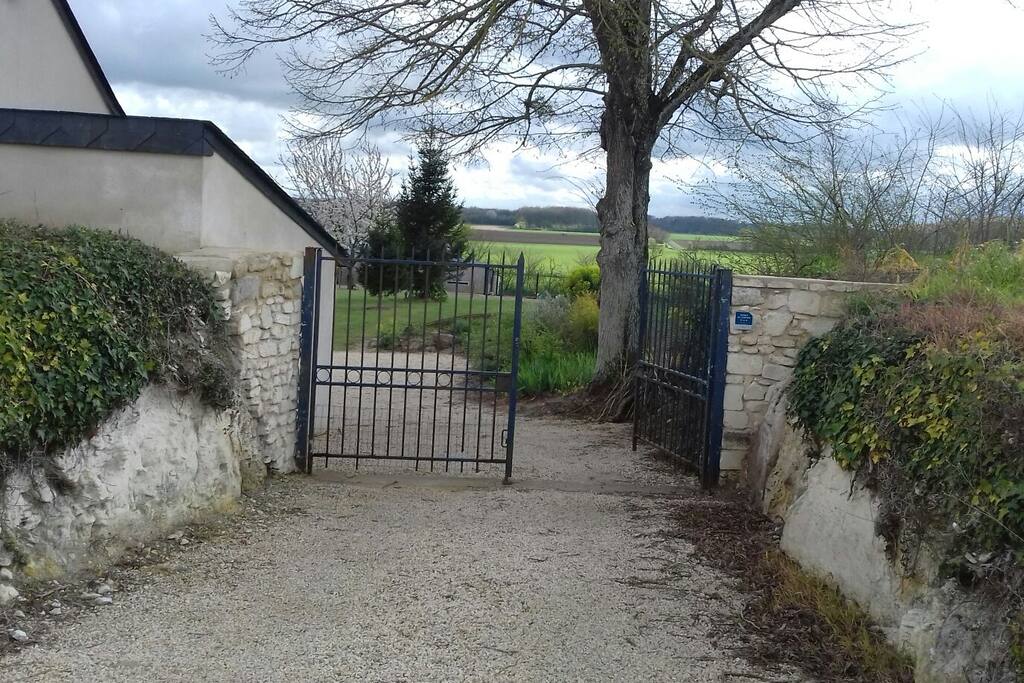 Entrée (côté rue)