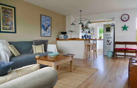 Top Airbnb: Detached, stylish, peaceful, coastal retreat. in East Suffolk