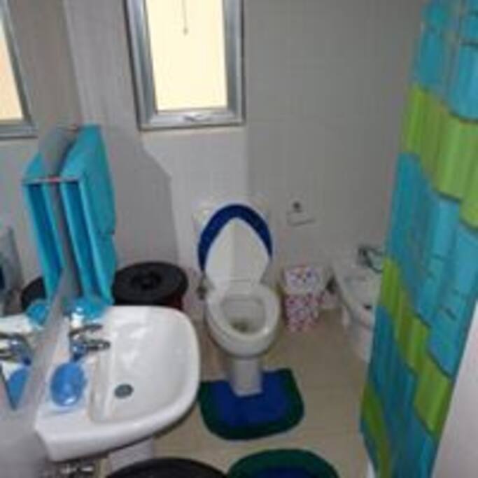casa de banho de apoio ao outro quarto