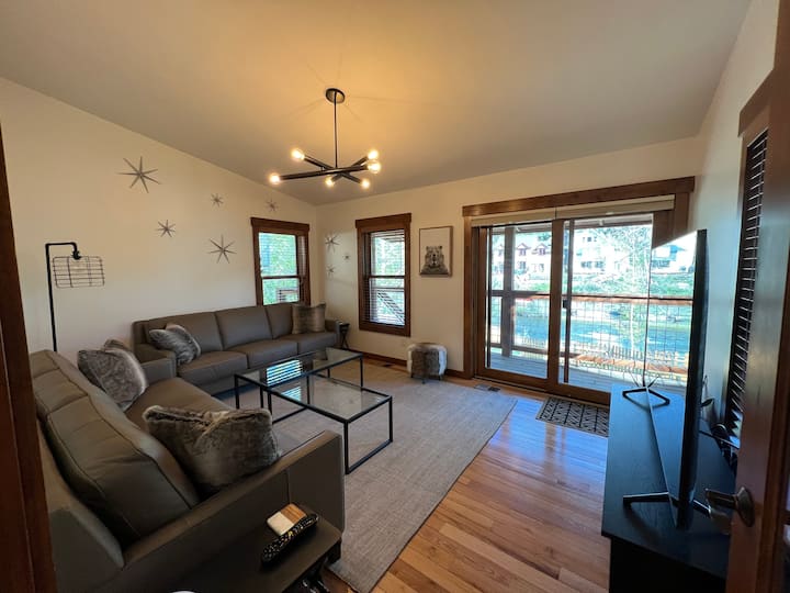 It Doesn't Get Any Better - Downtown + Riverfront! - Truckee, CA