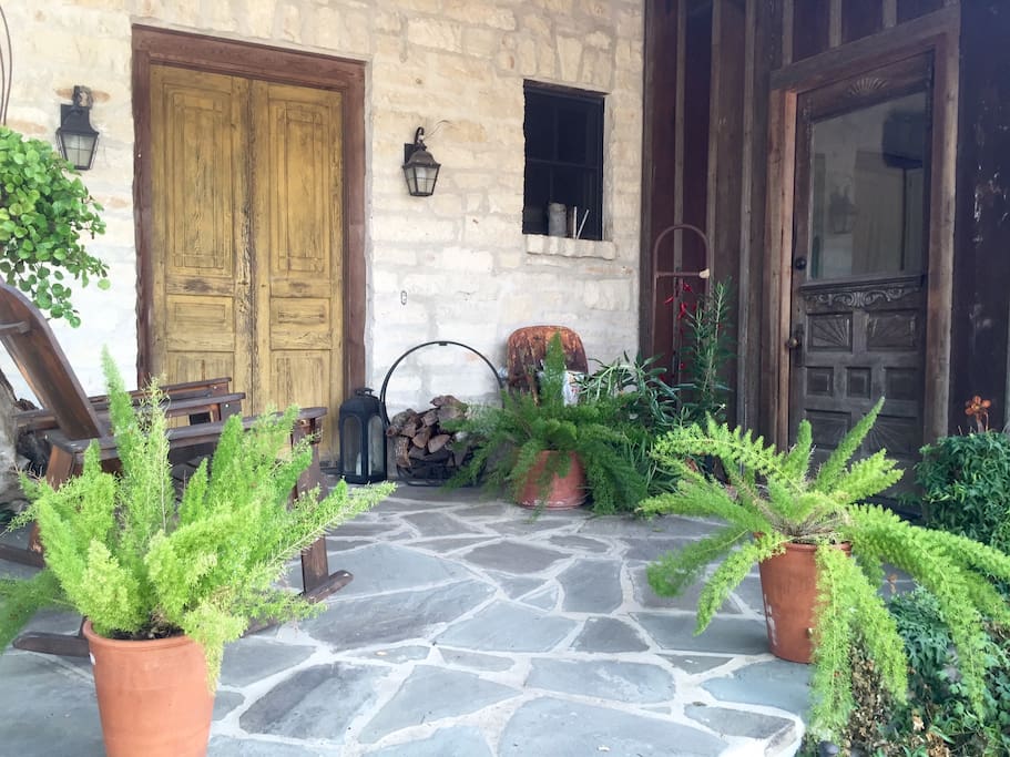 Front entry and access to mud room