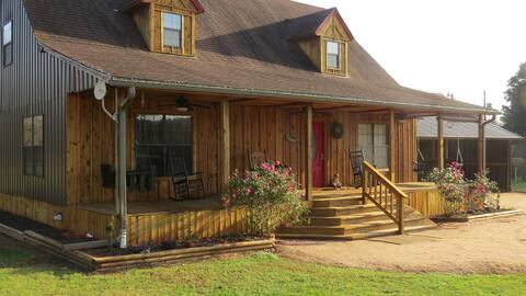 Zip Inn - Pineywoods, Hiking, Fishing