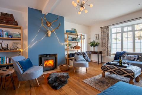 AA 5 Star sleeps 14 nr Wittering Beach, hot tub!*
